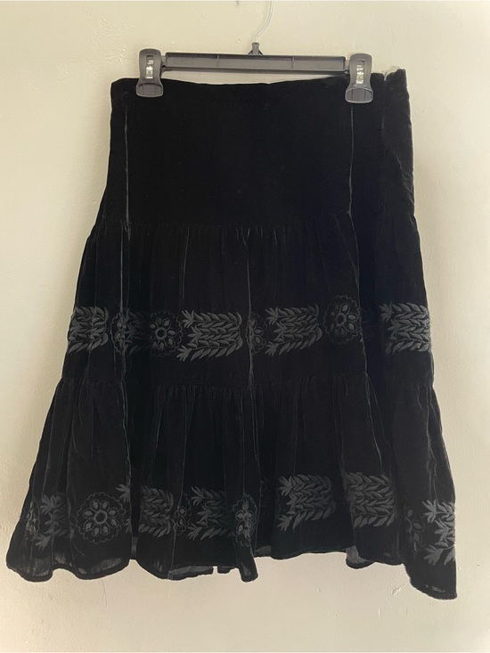 BCBGMaxAzria Dresses & Skirts - BCBG Max Azria Tiered Velvet Black Boho Embroidered Midi Skirt Sz. 4